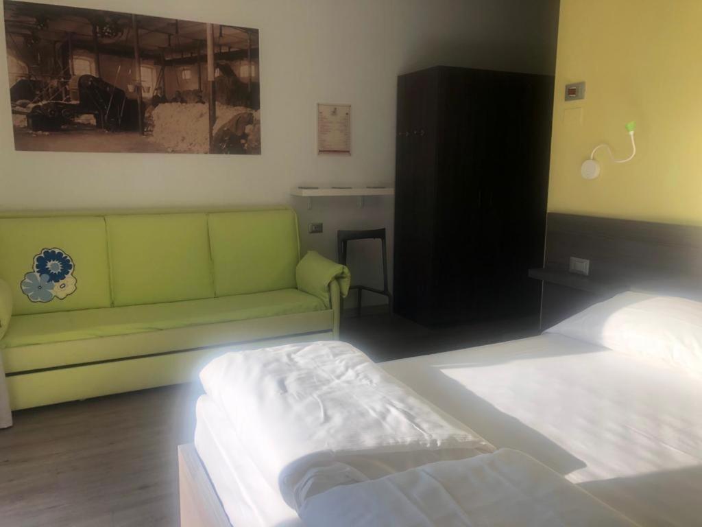 קמפיונה דל גארדה Antica Campione Rooms & Hostel מראה חיצוני תמונה